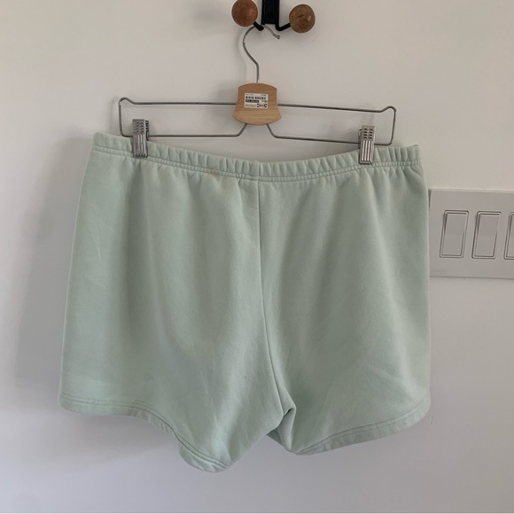 Aritzia | Sweatshorts - Picture 2 of 3